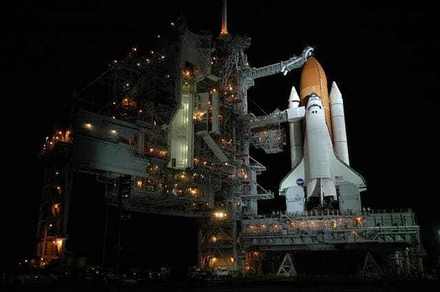 NASA image: KSC-06pd1313