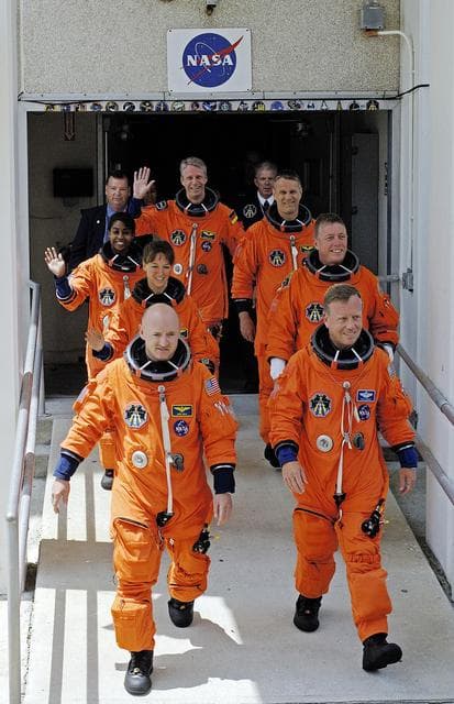 NASA image: KSC-06pd1330