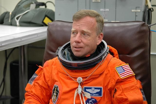 NASA image: KSC-06pd1371