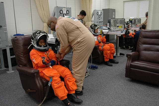 NASA image: KSC-06pd1391A