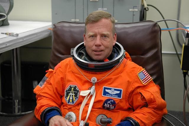 NASA image: KSC-06pd1397