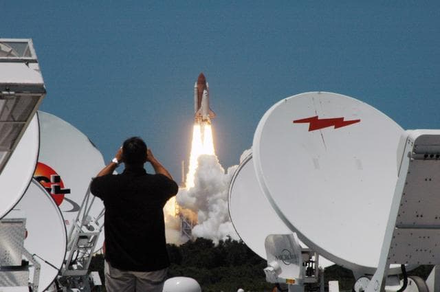 NASA image: KSC-06pd1411