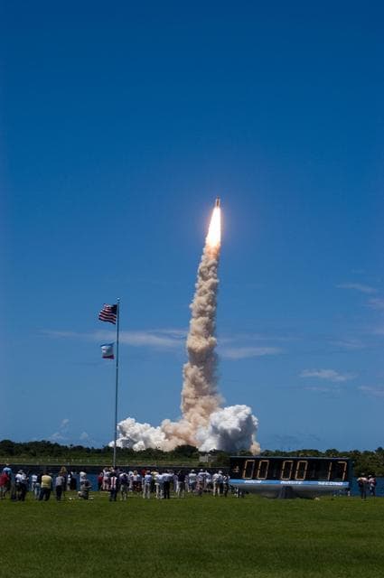 NASA image: KSC-06pd1413