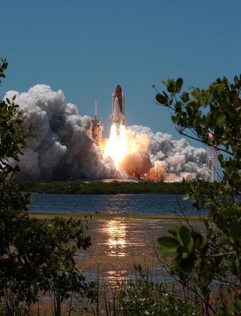 NASA image: KSC-06pd1427