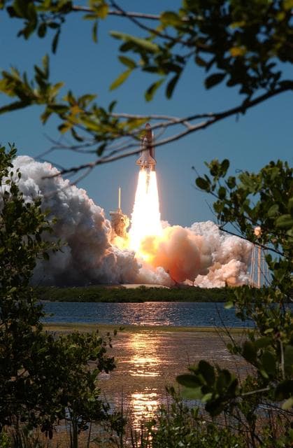 NASA image: KSC-06pd1428