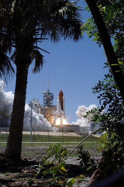 NASA image: KSC-06pd1437