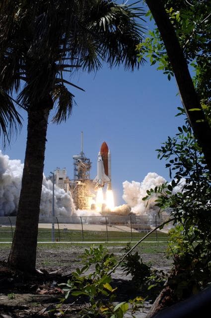 NASA image: KSC-06pd1438