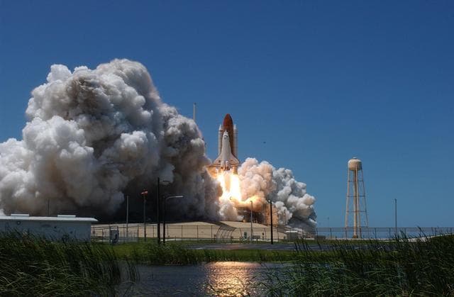 NASA image: KSC-06pd1440