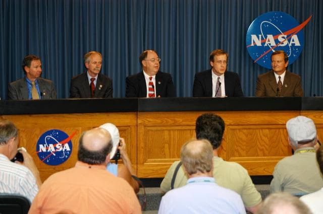 NASA image: KSC-06pd1445
