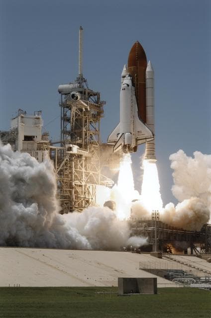 NASA image: KSC-06pd1458