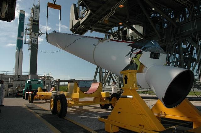 NASA image: KSC-06pd1482