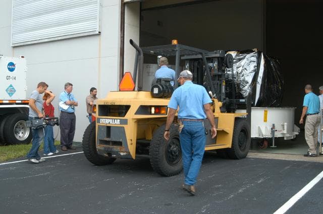 NASA image: KSC-06pd1528
