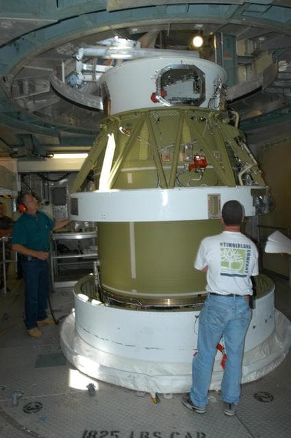 NASA image: KSC-06pd1552