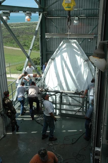 NASA image: KSC-06pd1559