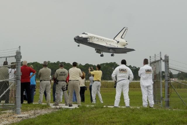 NASA image: KSC-06pd1564