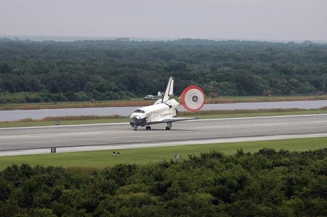 NASA image: KSC-06pd1569