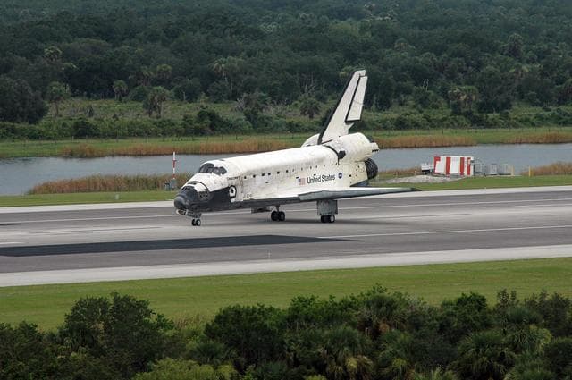 NASA image: KSC-06pd1570