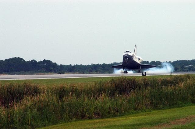 NASA image: KSC-06pd1571