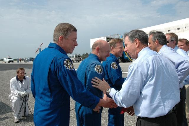 NASA image: KSC-06pd1574