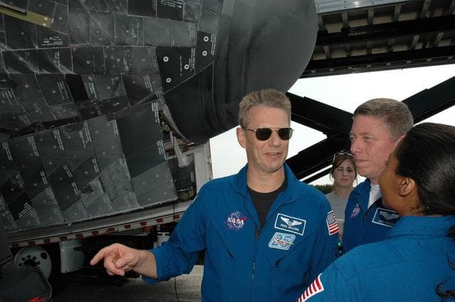 NASA image: KSC-06pd1581