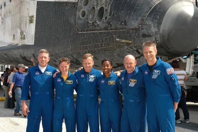 NASA image: KSC-06pd1586