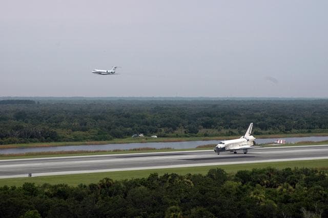 NASA image: KSC-06pd1590