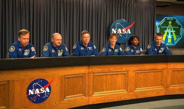 NASA image: KSC-06pd1597