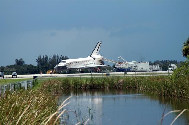 NASA image: KSC-06pd1599