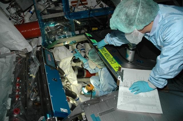 NASA image: KSC-06pd1682