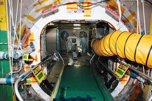 NASA image: KSC-06pd1685