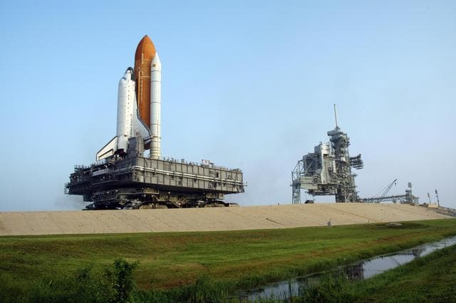 NASA image: KSC-06pd1709