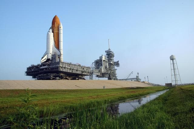 NASA image: KSC-06pd1710