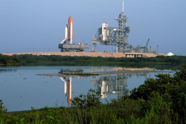 NASA image: KSC-06pd1717