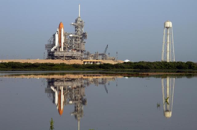 NASA image: KSC-06pd1718
