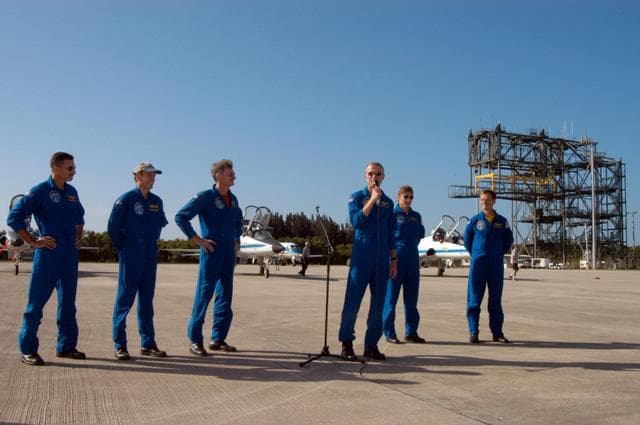 NASA image: KSC-06pd1747