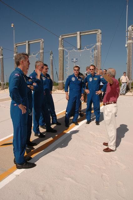 NASA image: KSC-06pd1782