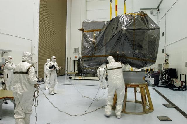 NASA image: KSC-06pd1794