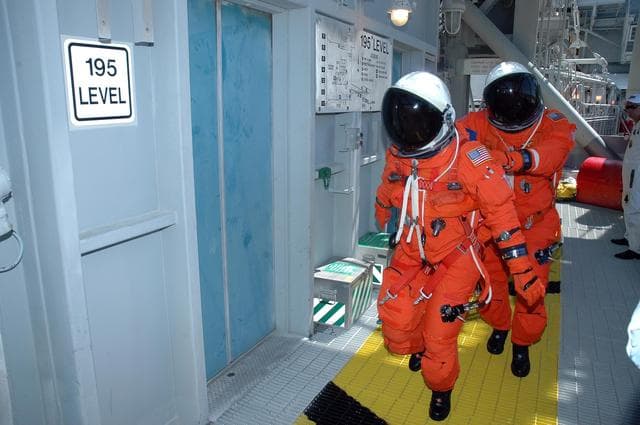 NASA image: KSC-06pd1829