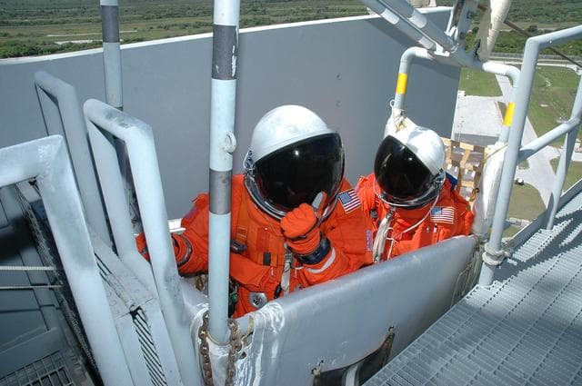 NASA image: KSC-06pd1831