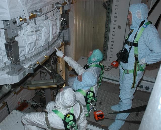 NASA image: KSC-06pd1851
