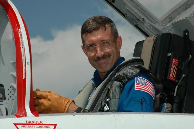 NASA image: KSC-06pd1890