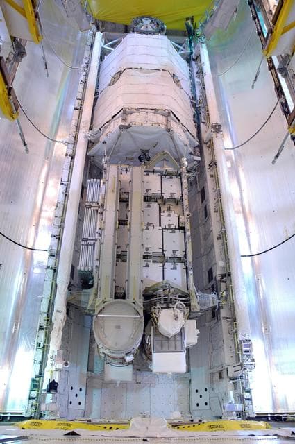 NASA image: KSC-06pd1904