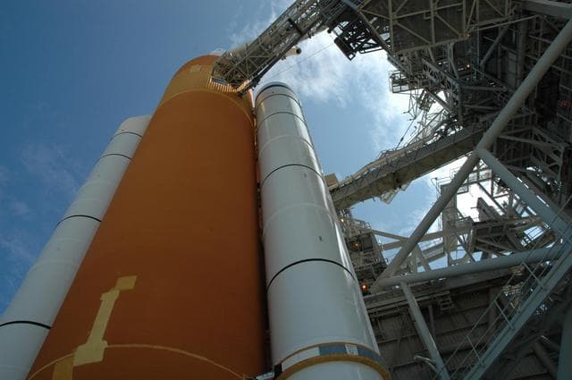 NASA image: KSC-06pd1946