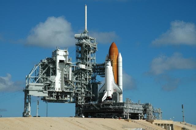 NASA image: KSC-06pd1967