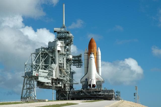 NASA image: KSC-06pd1969