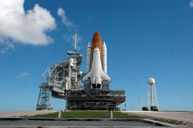 NASA image: KSC-06pd1973