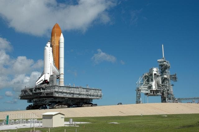 NASA image: KSC-06pd1974