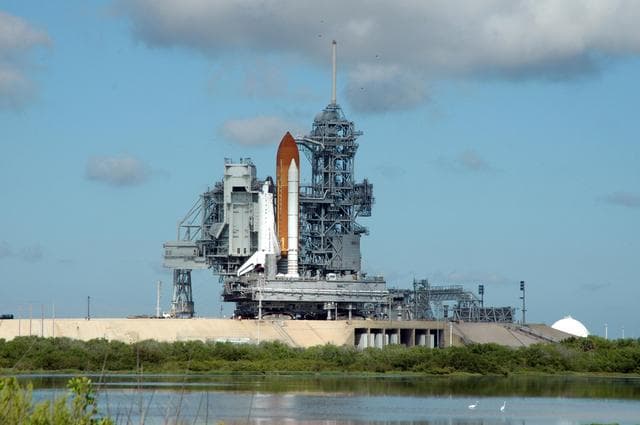 NASA image: KSC-06pd1980