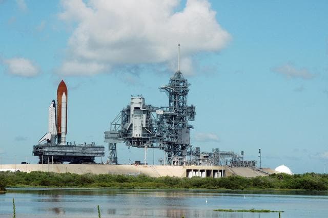 NASA image: KSC-06pd1981