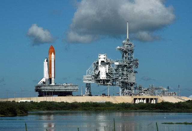 NASA image: KSC-06pd1982